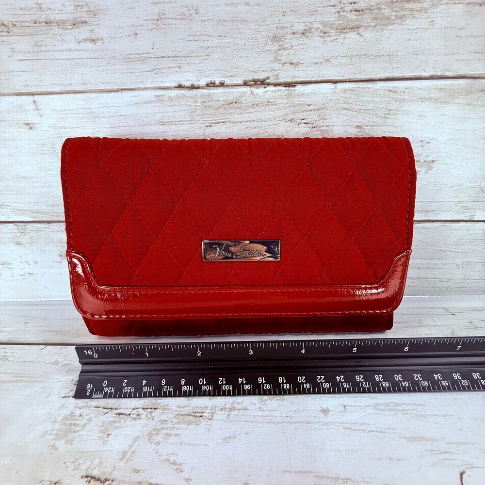 Vera Bradley Red Quilted Microfiber Trifold Clutch Wallet Patent Trim‎ Organizer - Picture 1 of 3